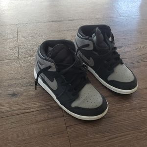 Air Jordans 1s size 10c